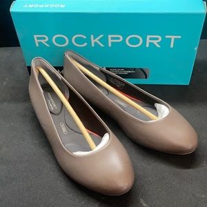 New Rockport Total Motion Plain Pump. Size 7M